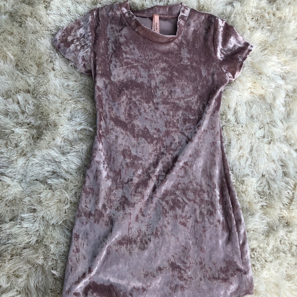 ZUMIEZ velvet dress
